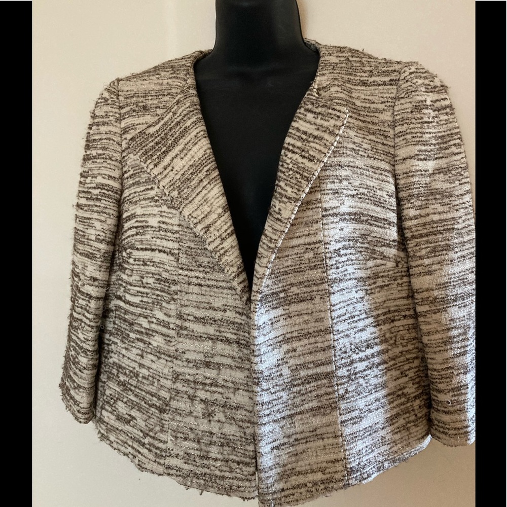 Zara Woman Cropped Tweed Open Jacket.